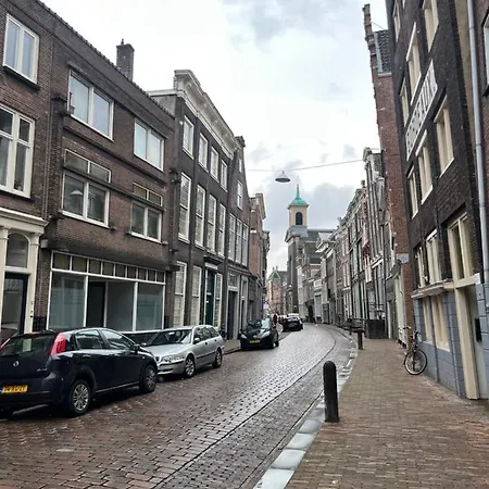 Artistic Independent Apartment, Centre アパート *