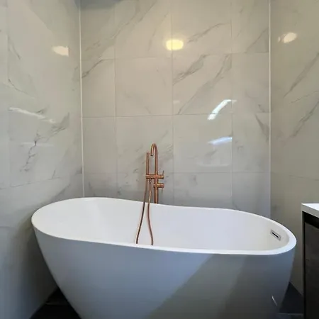 Appartamento Artistic Independent Apartment, Centre *